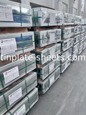 طلاء الصفائح المعدنية المتاحة بأحجام مختلفة 600mm-1160mm طول القطع و 1.5-1.85MT الوزن لكل حزمة